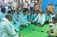 सावरगाव येथे अल्पवयीन मुलीवरील अत्याचारप्रकरणी संताप; पीडित कुटुंबाला लोकप्रतिनिधींचा आधार