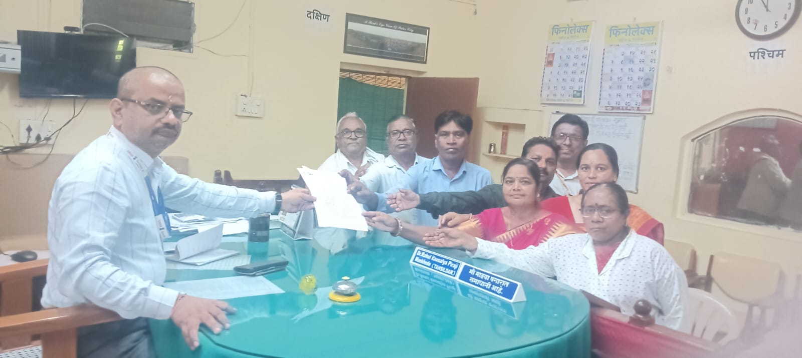 MRPच्या नावाखाली ग्राहकांची आर्थिक लूट थांबवा;पातुर तालुकाअखिल भारतीय ग्राहक पंचायतचे मुख्यमंत्र्यांना निवेदन