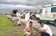 माजी आमदार बळीरामजी सिरस्कार यांच्या वाढदिवसा निमित्त पालखी स्वागत, वृक्षारोपण व फराळ वाटप