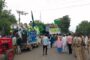 पातुर येथे मुख्य मार्गाने पोलिसांचा रुटमार्च