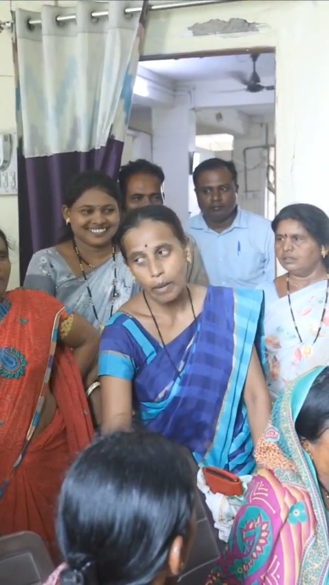 स्मार्ट मीटरविरोधात महिलांचे महावितरण कार्यालयावर ठिय्या आंदोलन; जुने मीटर बसविण्याची मागणी