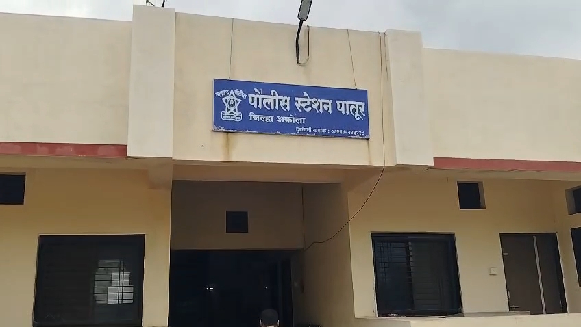 पातूर पोलीस स्टेशन हद्दीत चोरट्यांचा धुमाकूळ,शेतकरी भयभीतबोडखा येथे चार,भंडाराज येथे तीन,तर कापशी येथे पाच बकऱ्यांची चोरी,सात शेतकऱ्यांची केबल वायरही लंपास