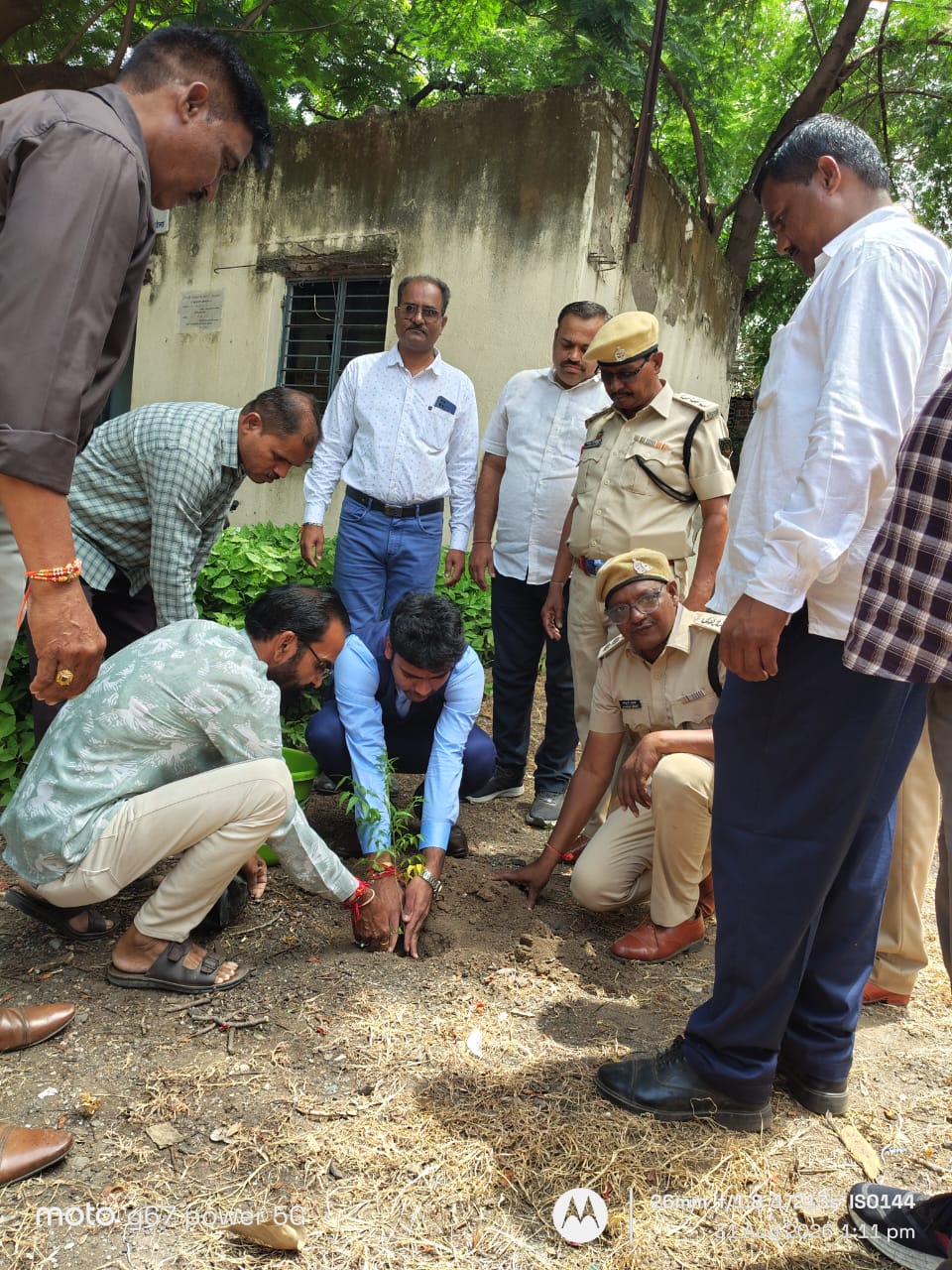 होमगार्ड समादेशक,तथा अपर पोलीस अधीक्षक बी.चंद्रकांत रेड्डी यांच्या वाढदिवसानिमित्त वृक्षारोपण